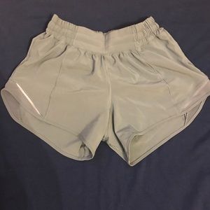 NWOT Lululemon Hottie Hot 4 Tall!